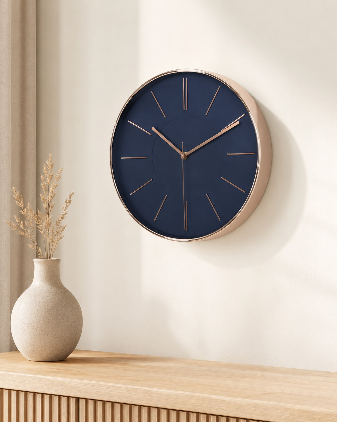 Dirmatis navy blauw wandklok met koper details