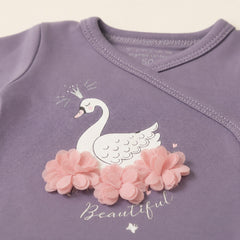 Biologisch katoen baby romper met zwaan roze bloem details