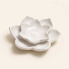Ceramic flower candle holder in glossy white finish