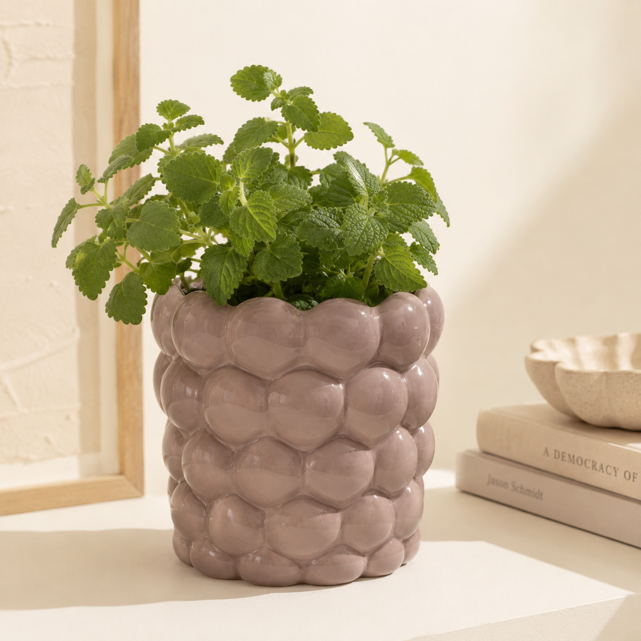 Decorative Akila flowerpot with glossy raised texture
