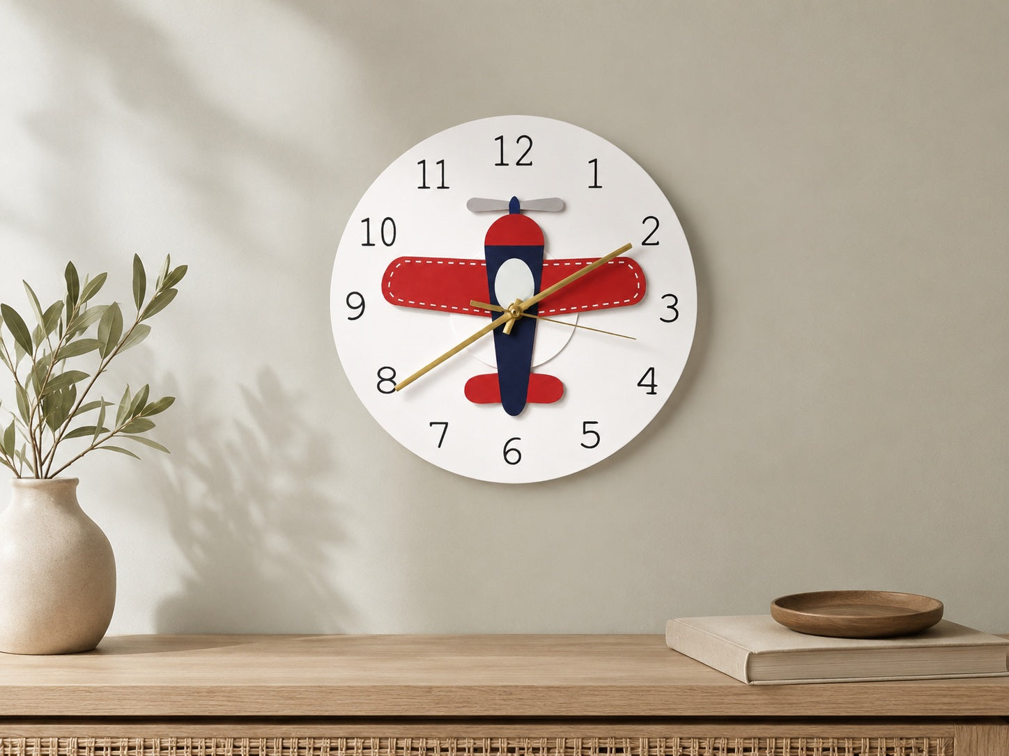 Houten children’s wandklok met vliegtuig design