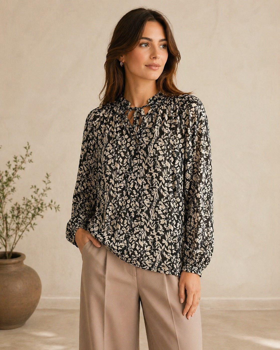 Zwart wit floral blouse met puff sleeves