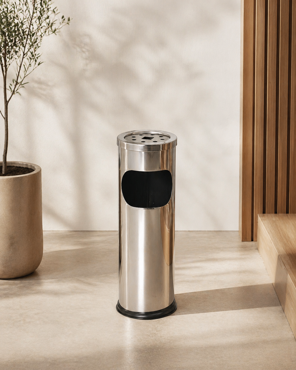 Compact 56 cm standing ashtray bin in silver